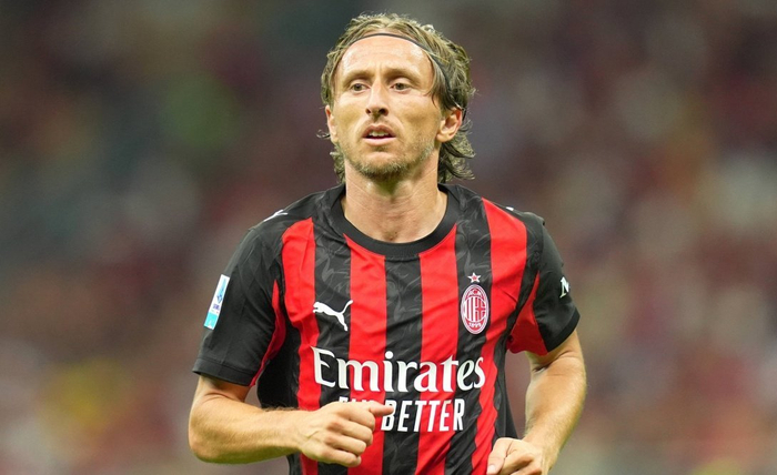 开云电竞账号入口-莫德里奇合同含续约选项，球员本人掌握决定权|卢卡·莫德里奇|ac米兰|合同选项条款|赛季|左右_新浪体育_新浪新闻