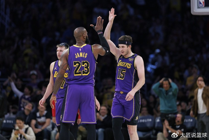 开云电竞登录入口-3首轮追字母+2.4亿续小里！队记曝湖人计划 詹姆斯时代真要结束了|吉安尼斯·安特托孔波|里夫斯|紫金军团|东契奇|洛杉矶湖人队_新浪体育_新浪新闻
