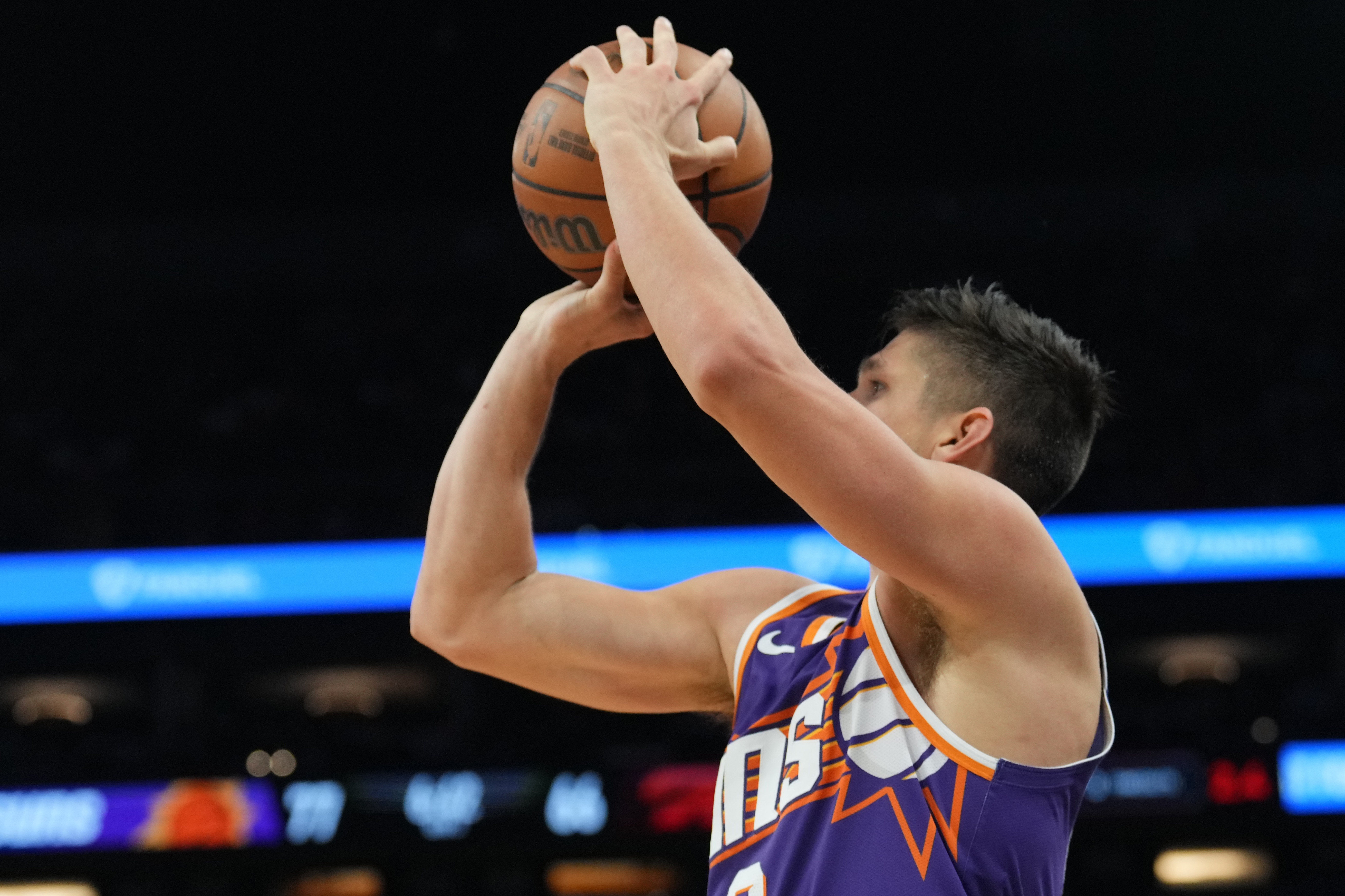 开云电竞登录入口-三分11中1！太阳阿伦：没有舒服的接球就投 有8球出手感觉不错